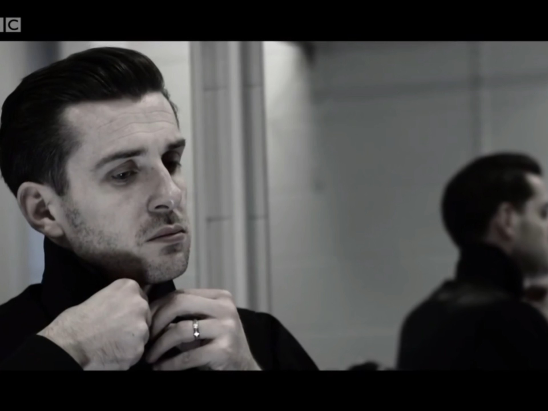 整体表现更 整体表现更