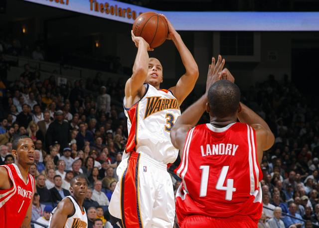 辽宁铁人官方：续约日本外援邦本宜裕.