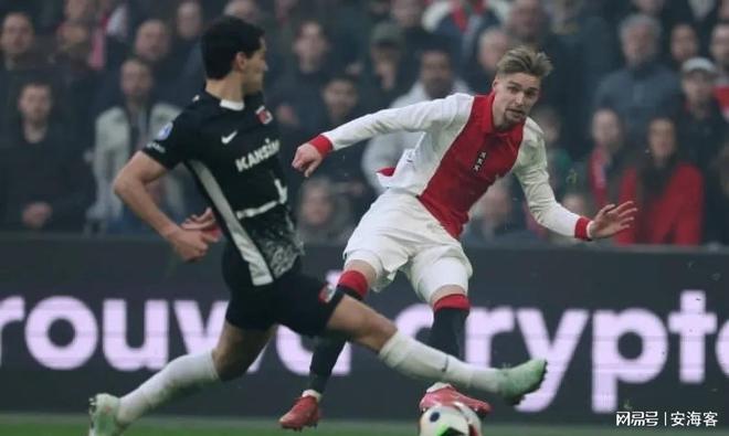 他在外线压 他在外线压